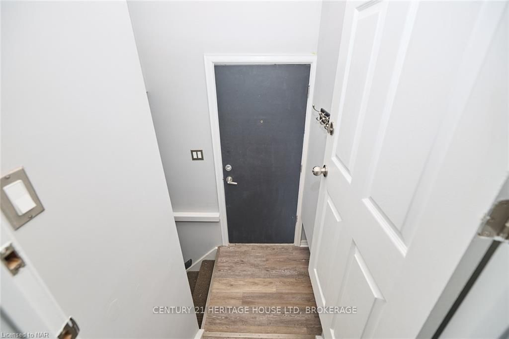 Photo 23 of 65 Wakelin Terrace, St. Catharines, Carlton/Bunting — HOMEH