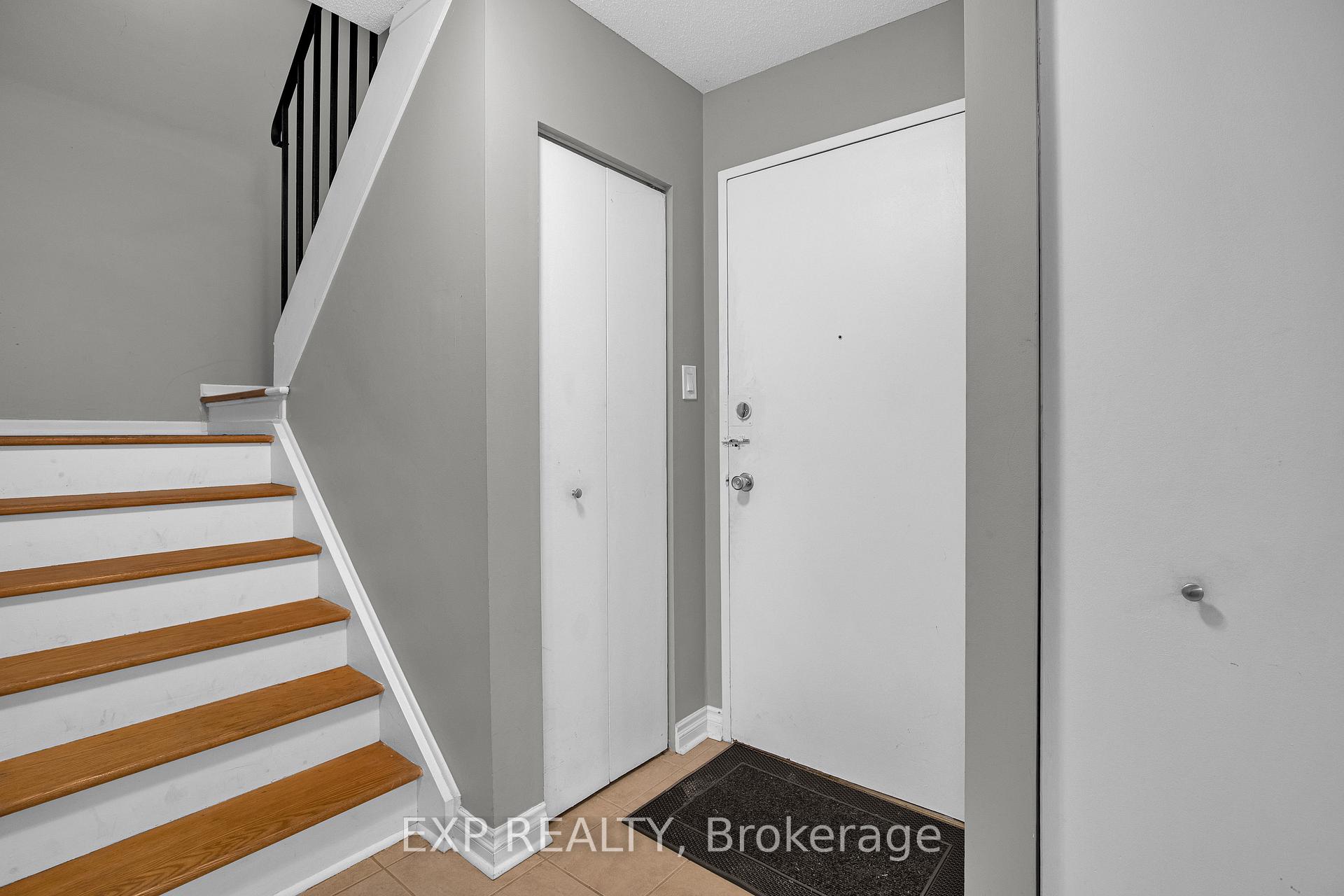 Photo 3 of Unit 39J, 1958 Jasmine Crescent, Ottawa, Beacon Hill South — HOMEH