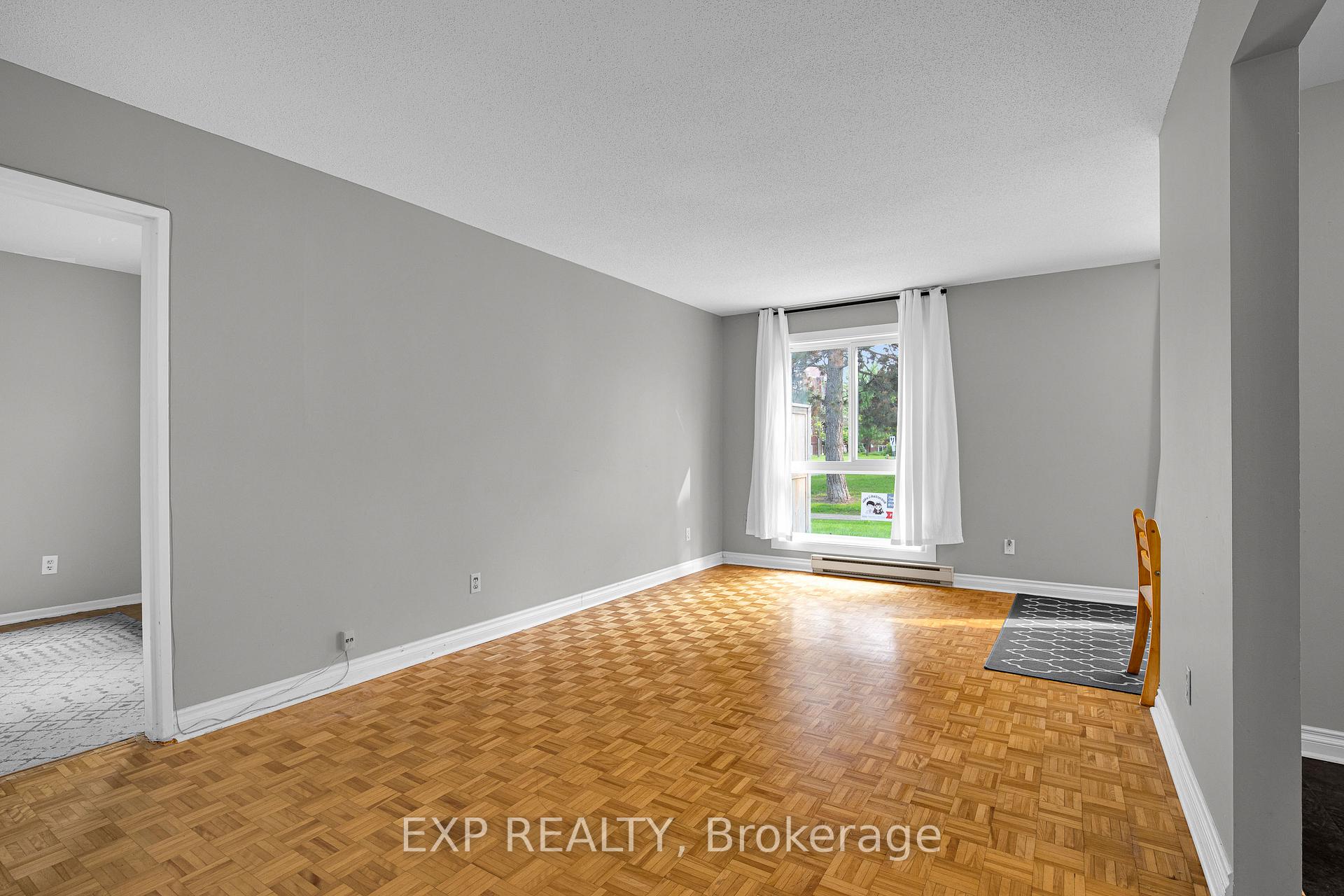 Photo 4 of Unit 39J, 1958 Jasmine Crescent, Ottawa, Beacon Hill South — HOMEH