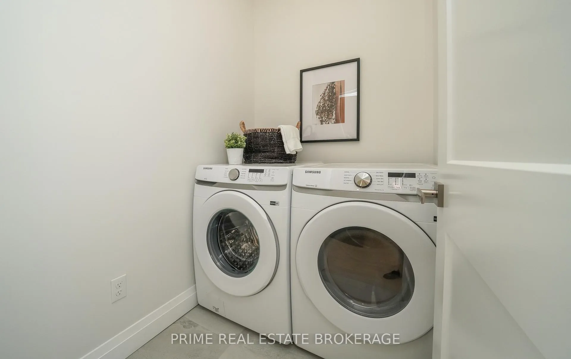 Photo 36 of Unit 3, 62 Compass Trail, Central Elgin, Rural Central Elgin — HOMEH
