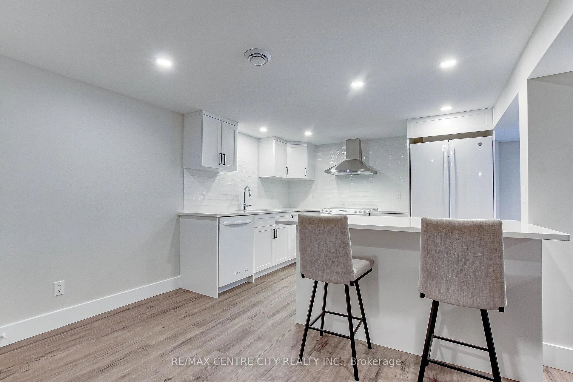 Photo 5 of Unit LOWER, 329 Smith Street, Central Elgin, Port Stanley — HOMEH