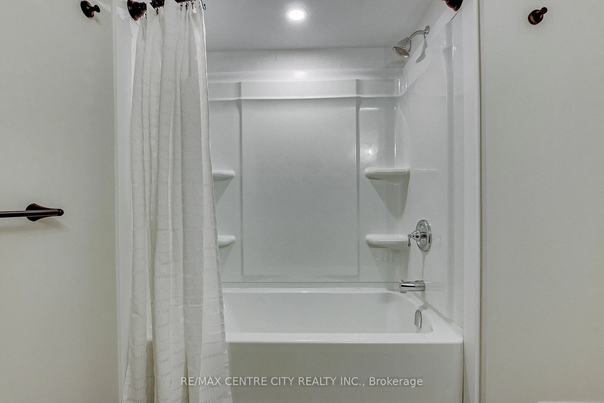 Photo 13 of Unit LOWER, 329 Smith Street, Central Elgin, Port Stanley — HOMEH