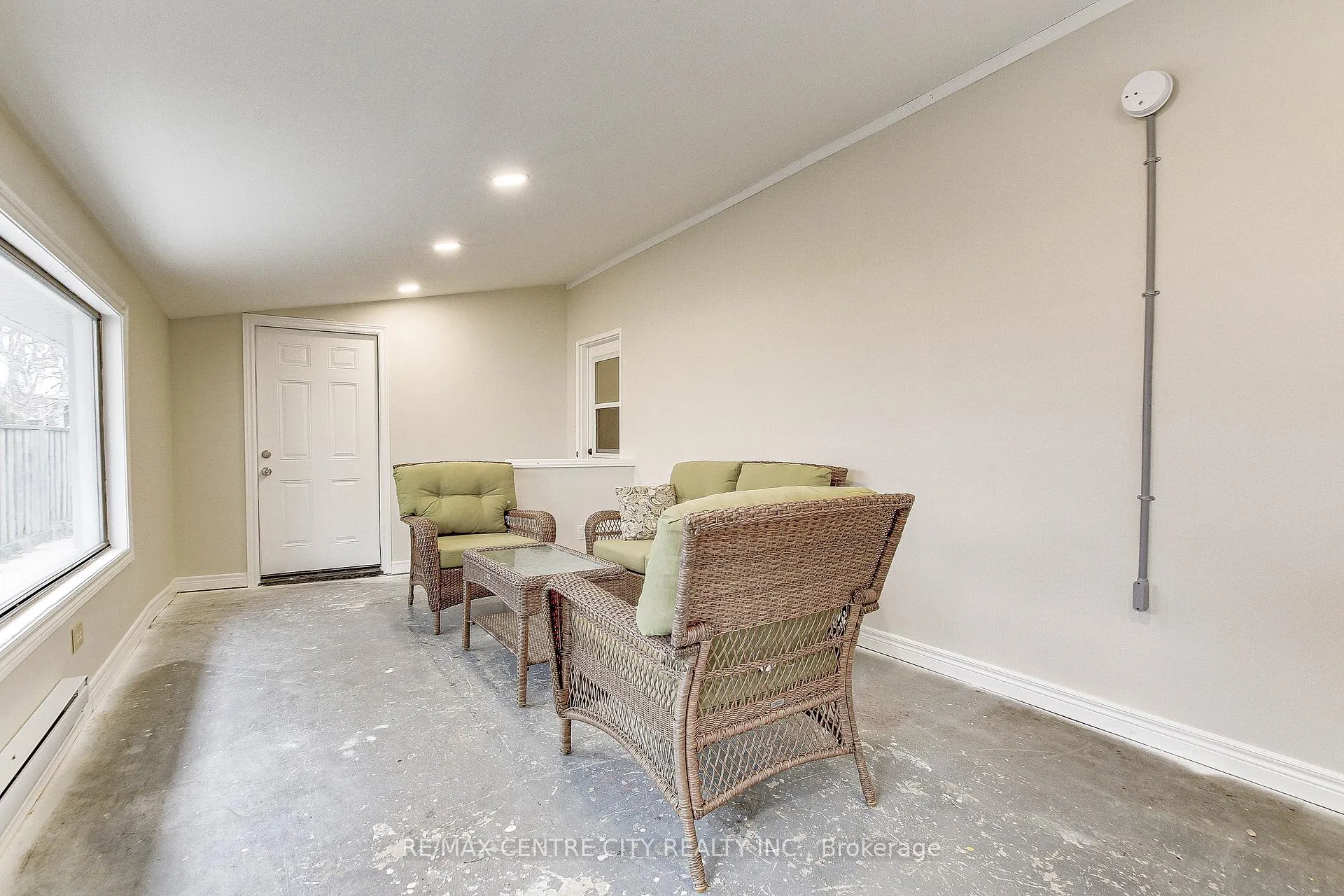 Photo 15 of Unit LOWER, 329 Smith Street, Central Elgin, Port Stanley — HOMEH