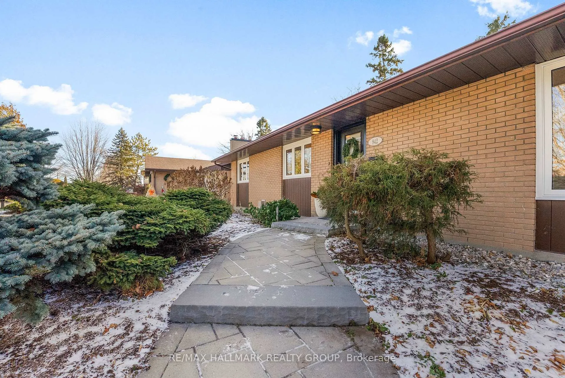 Photo 2 of 942 Elsett Drive, Ottawa, Elmvale Acres/Urbandale — HOMEH
