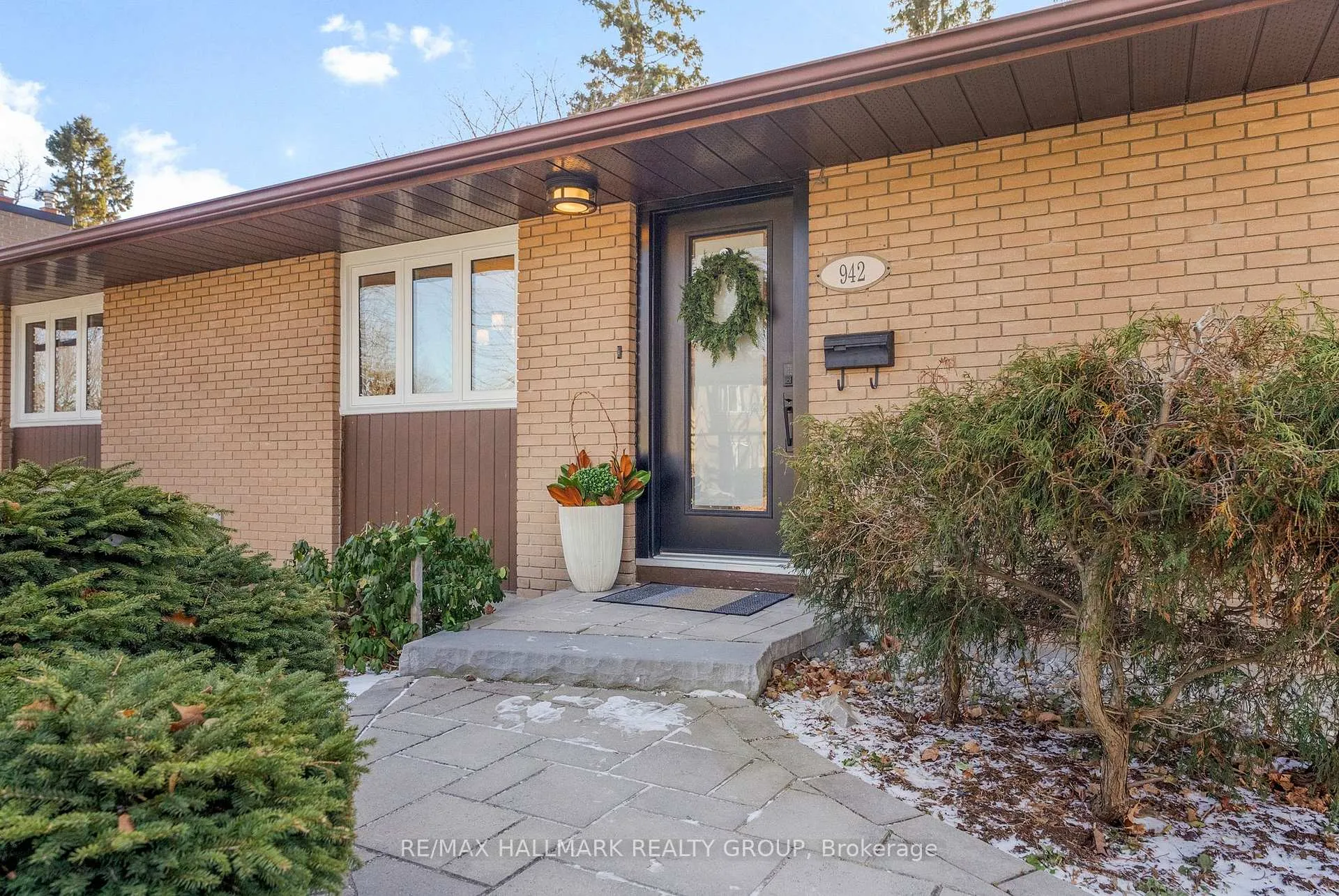 Photo 3 of 942 Elsett Drive, Ottawa, Elmvale Acres/Urbandale — HOMEH