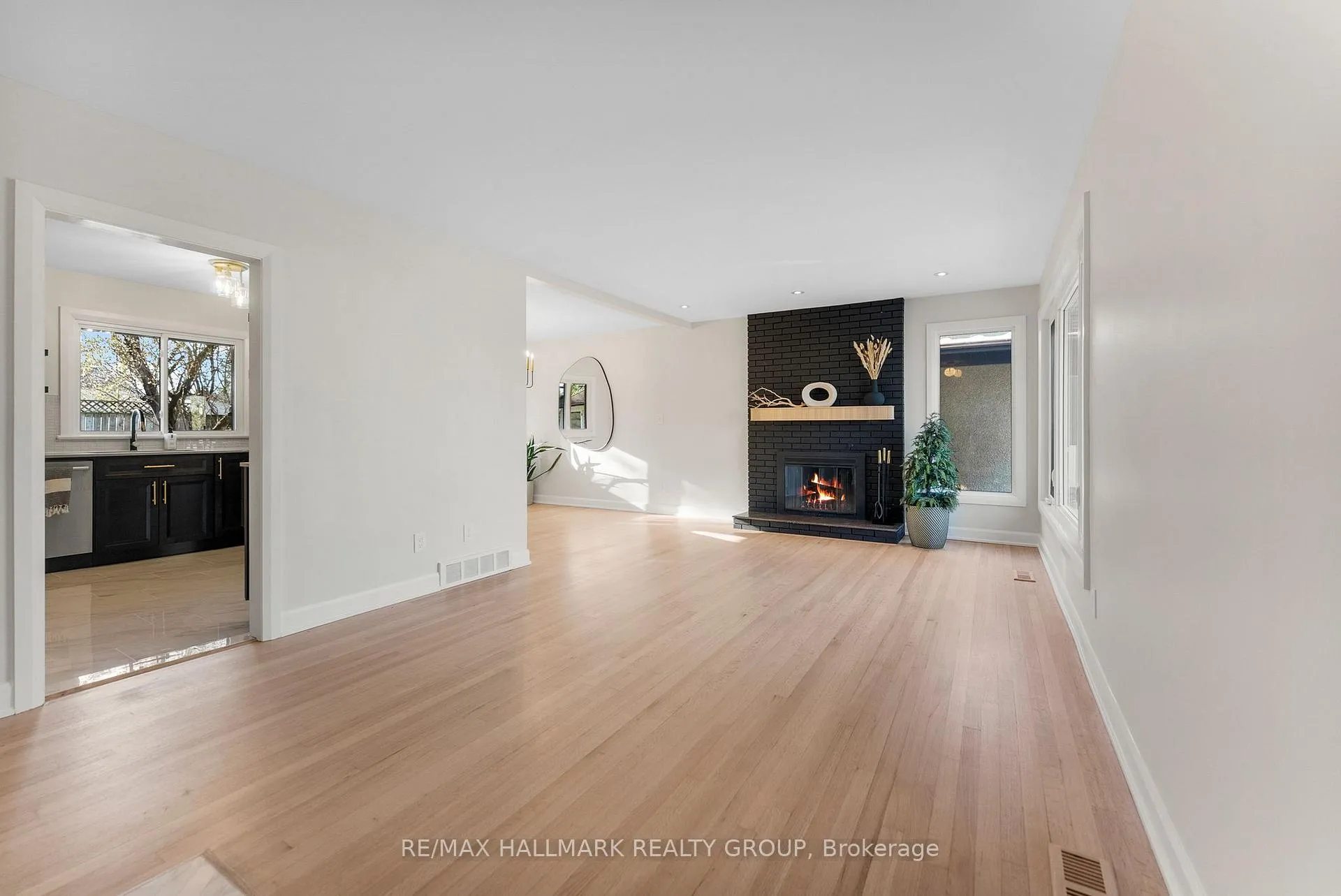 Photo 6 of 942 Elsett Drive, Ottawa, Elmvale Acres/Urbandale — HOMEH