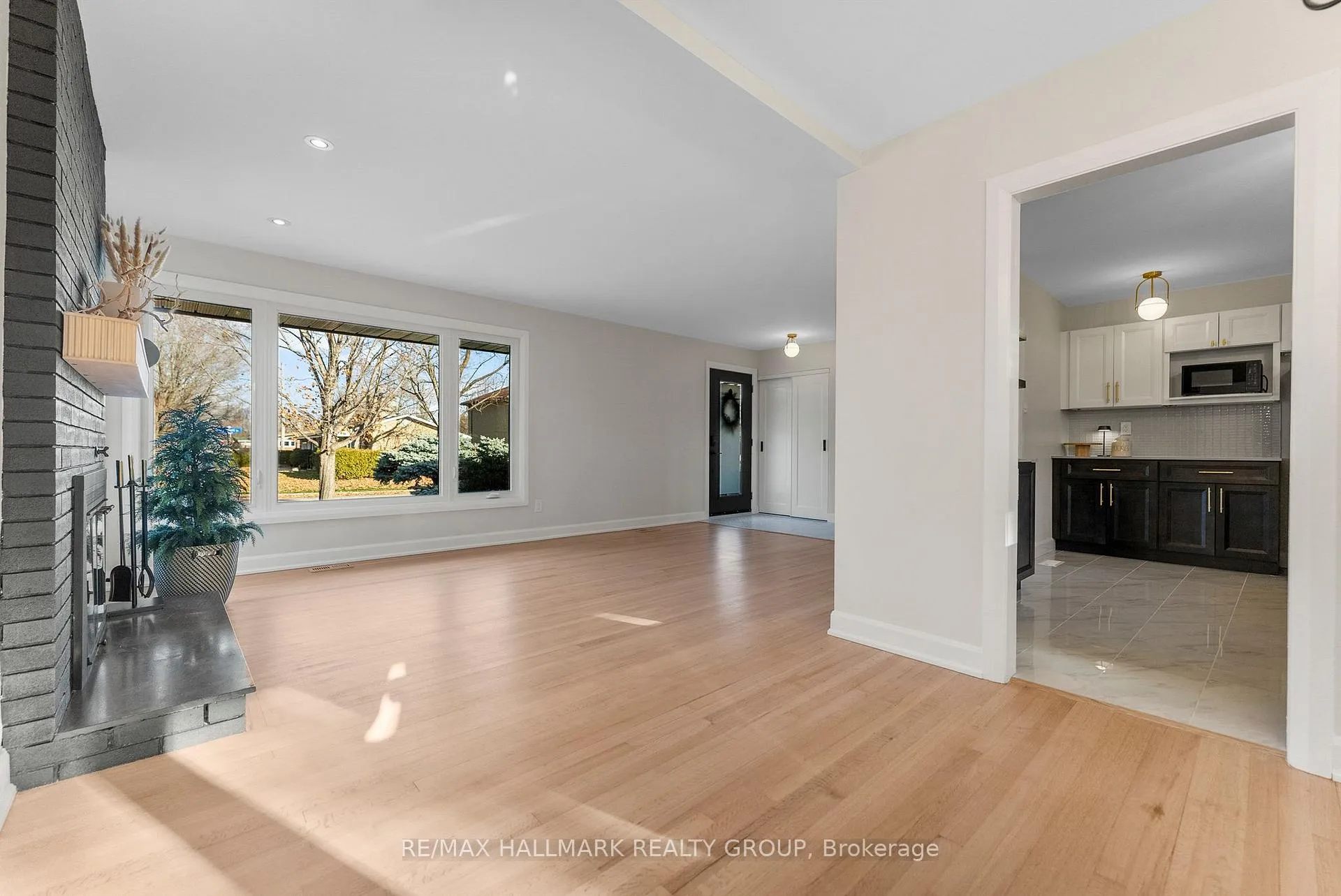 Photo 13 of 942 Elsett Drive, Ottawa, Elmvale Acres/Urbandale — HOMEH