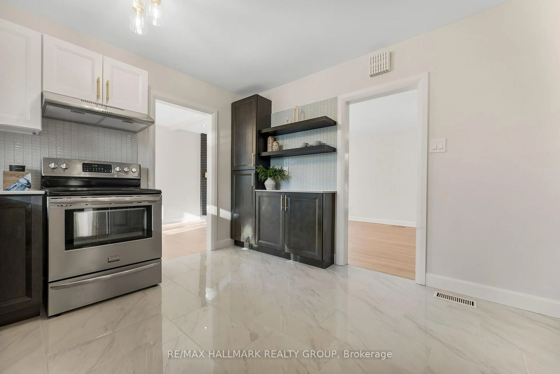 Photo 16 of 942 Elsett Drive, Ottawa, Elmvale Acres/Urbandale — HOMEH