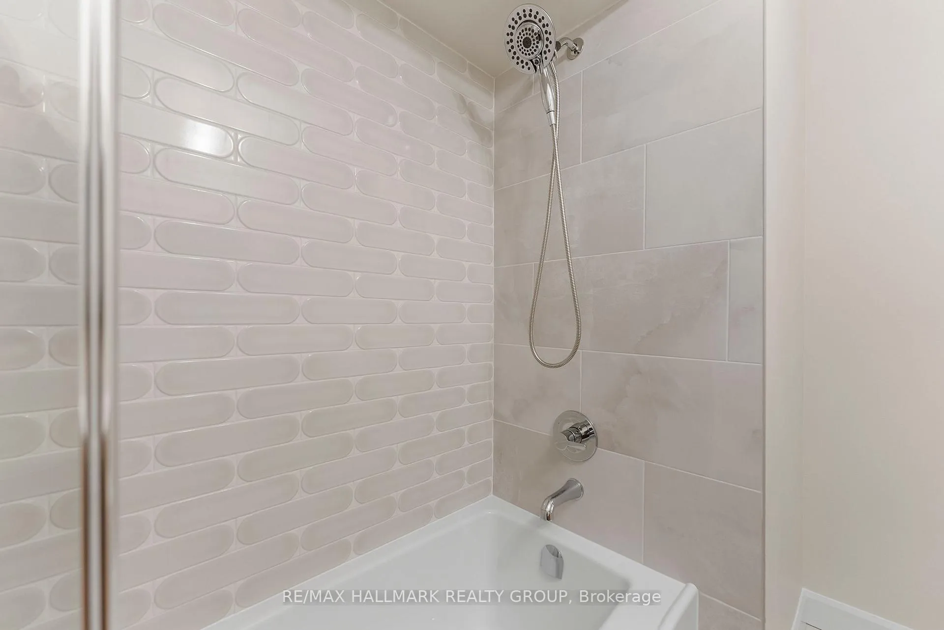 Photo 28 of 942 Elsett Drive, Ottawa, Elmvale Acres/Urbandale — HOMEH