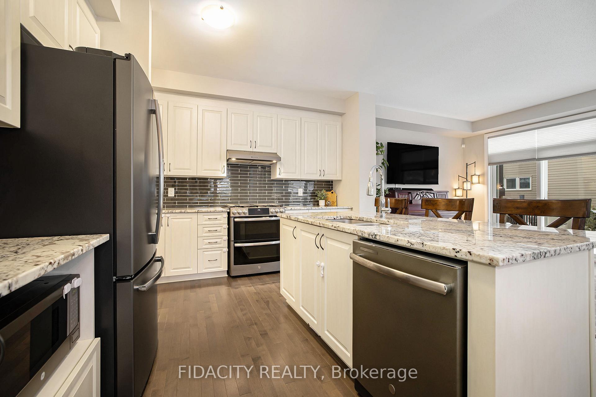 Photo 10 of 228 Kimpton Drive, Ottawa, Stittsville (North) — HOMEH