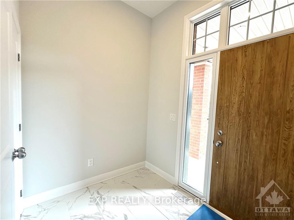 Photo 2 of 23 Kinver Private, Ottawa, Bel Air Heights — HOMEH