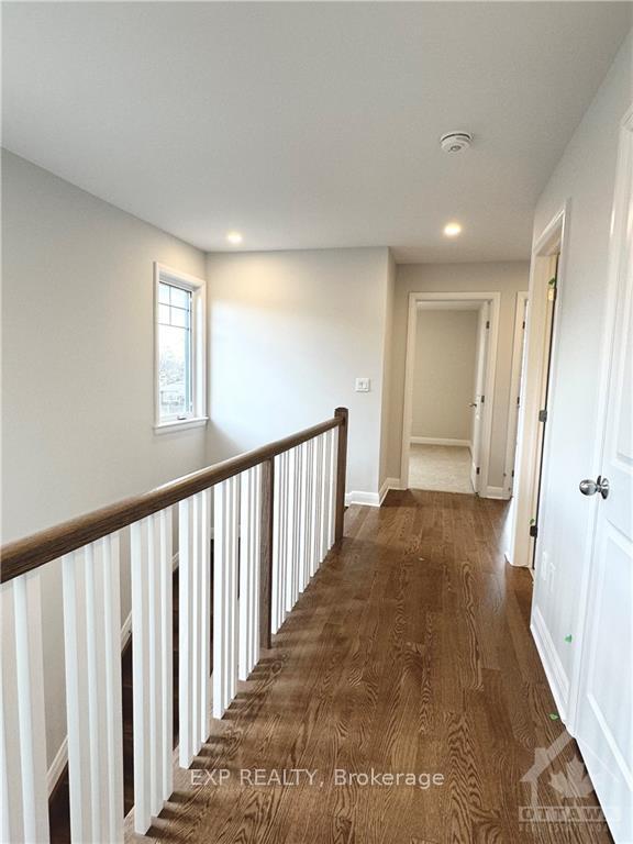 Photo 10 of 23 Kinver Private, Ottawa, Bel Air Heights — HOMEH
