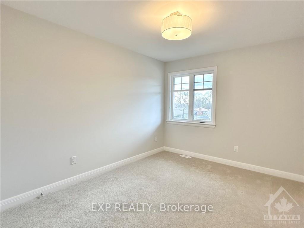 Photo 12 of 23 Kinver Private, Ottawa, Bel Air Heights — HOMEH