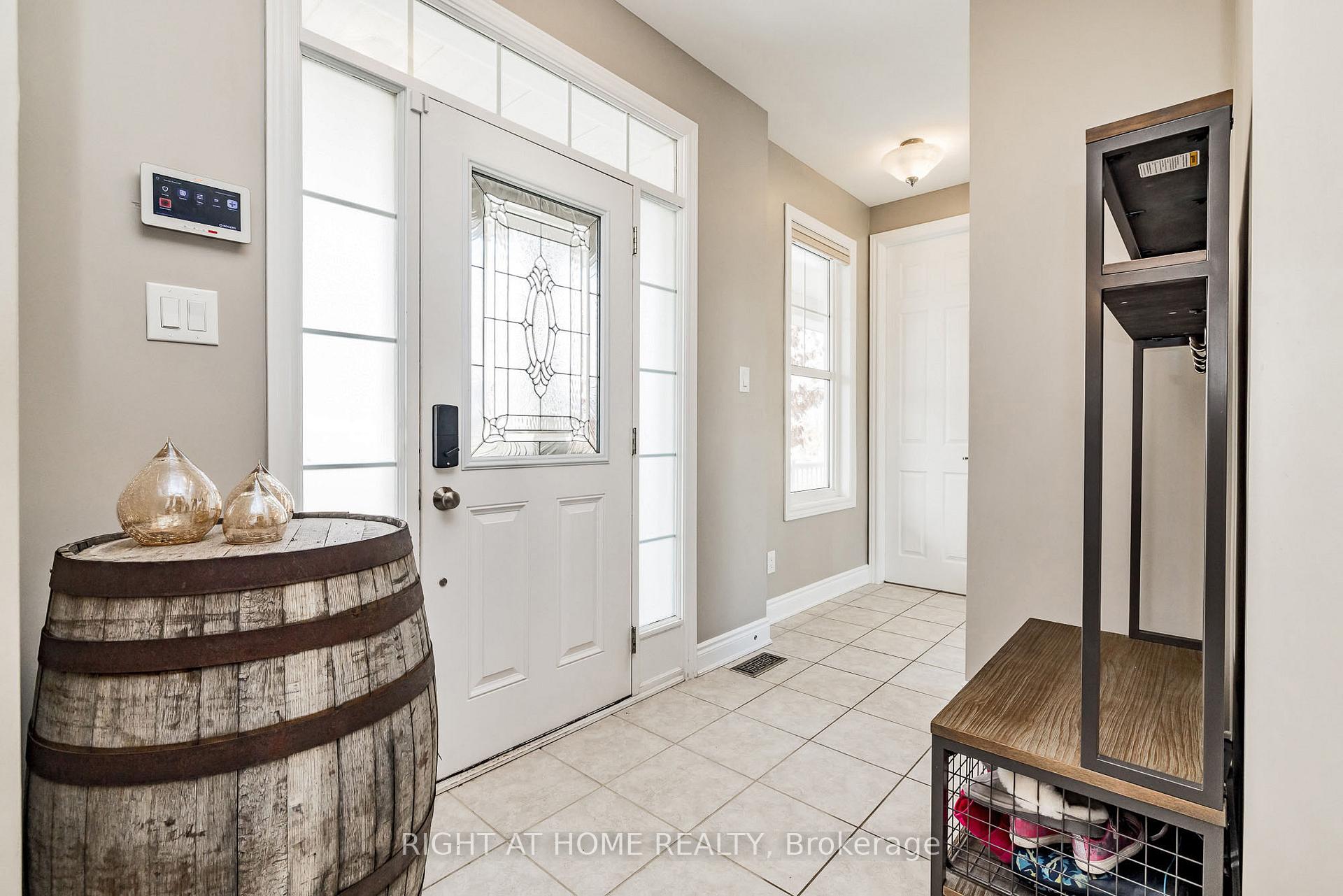 Photo 4 of 339 Eucalyptus Circle, Ottawa, Stittsville (North) — HOMEH