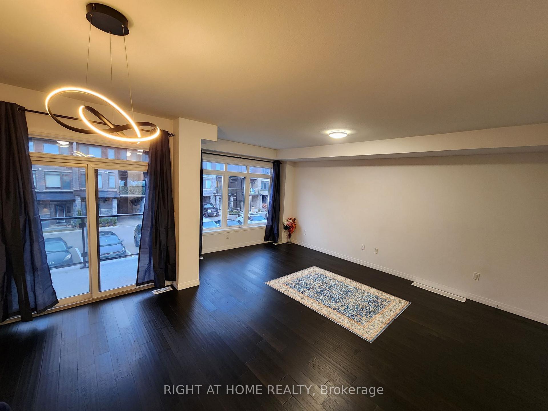 Photo 5 of Unit 273, 30 Times Square Boulevard, Hamilton, Stoney Creek — HOMEH