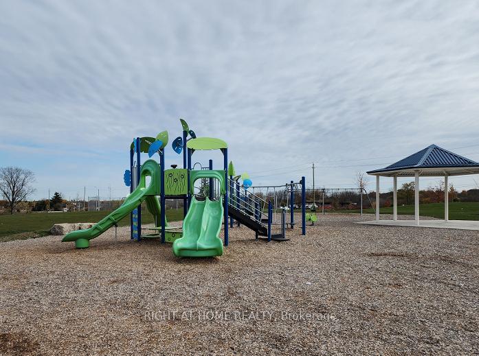 Photo 22 of Unit 273, 30 Times Square Boulevard, Hamilton, Stoney Creek — HOMEH