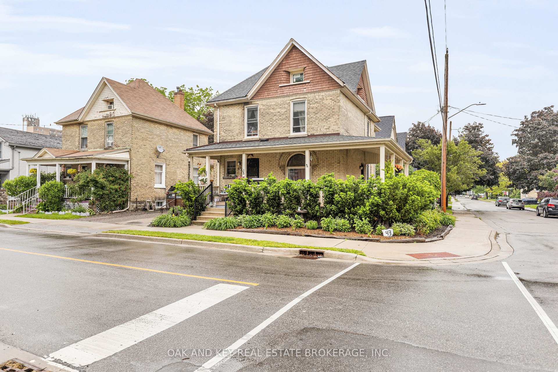 Photo 2 of 43 Queen Street, St. Thomas — HOMEH