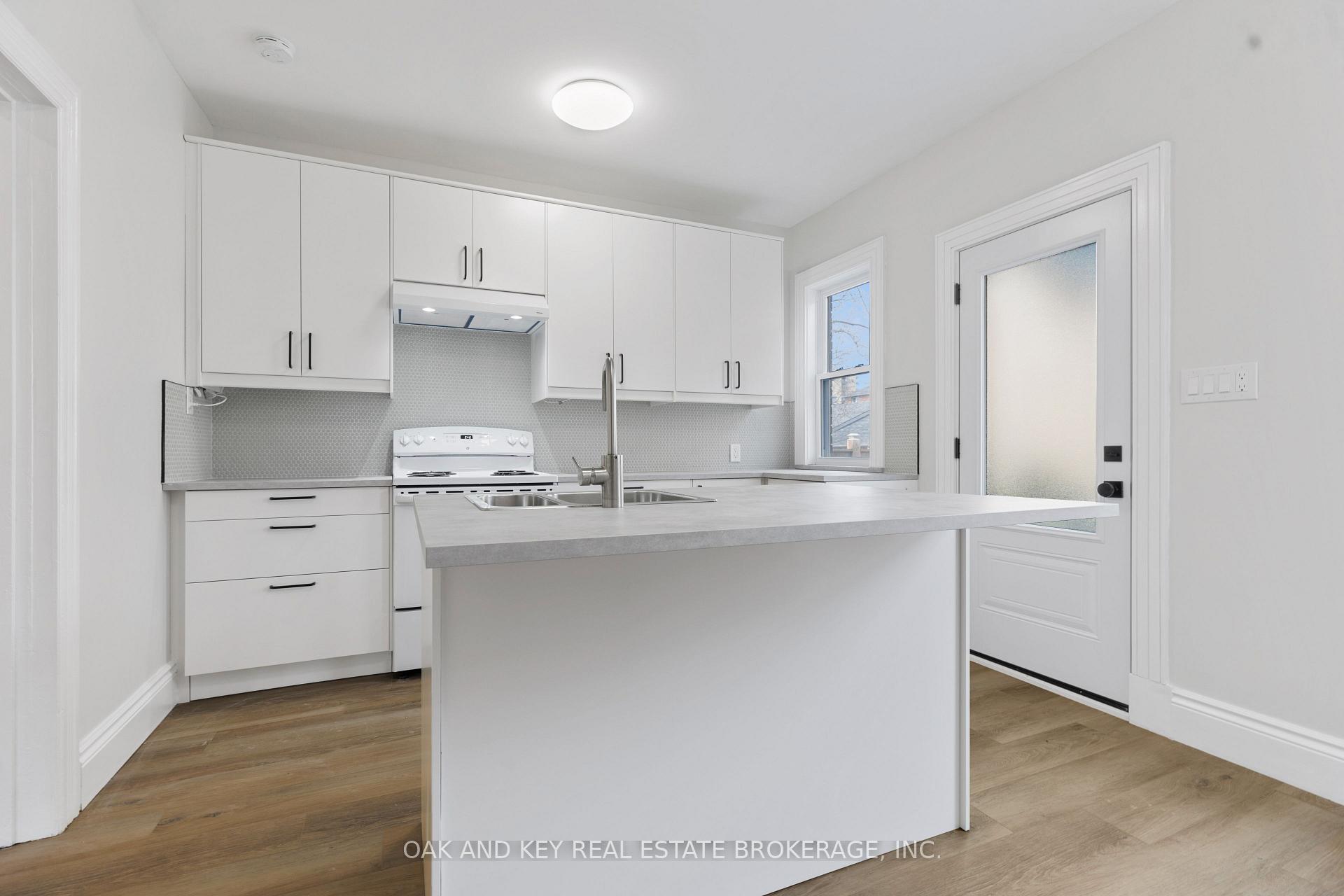 Photo 10 of 43 Queen Street, St. Thomas — HOMEH