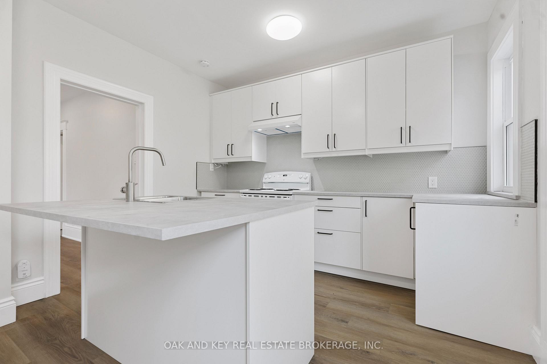 Photo 11 of 43 Queen Street, St. Thomas — HOMEH