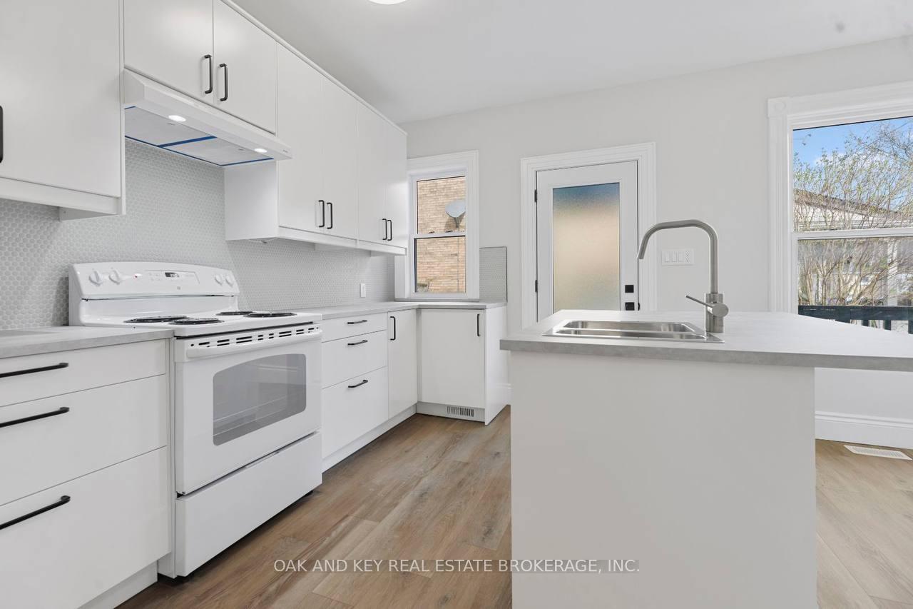 Photo 12 of 43 Queen Street, St. Thomas — HOMEH