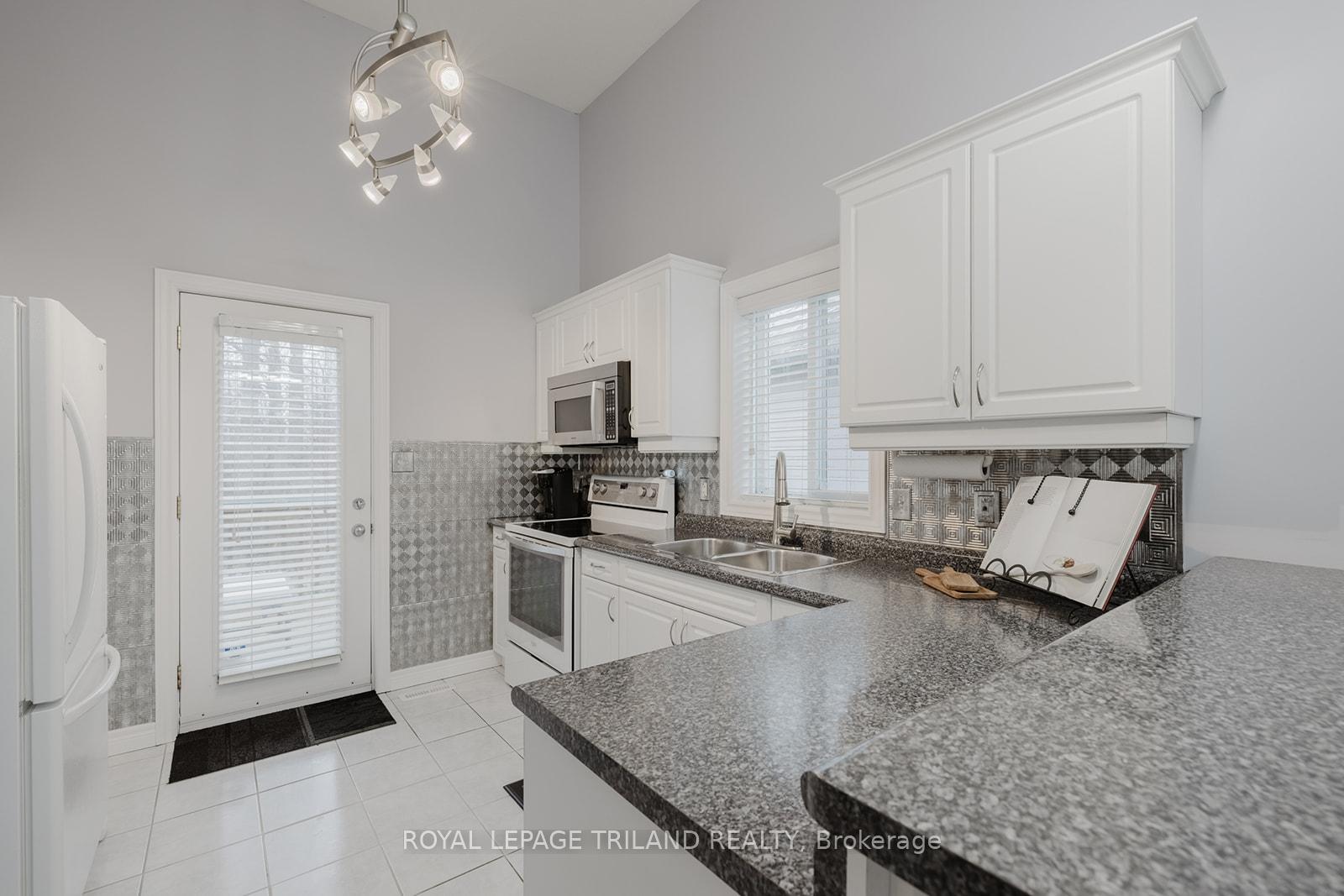 Photo 9 of 46 Greenway Boulevard, St. Thomas — HOMEH