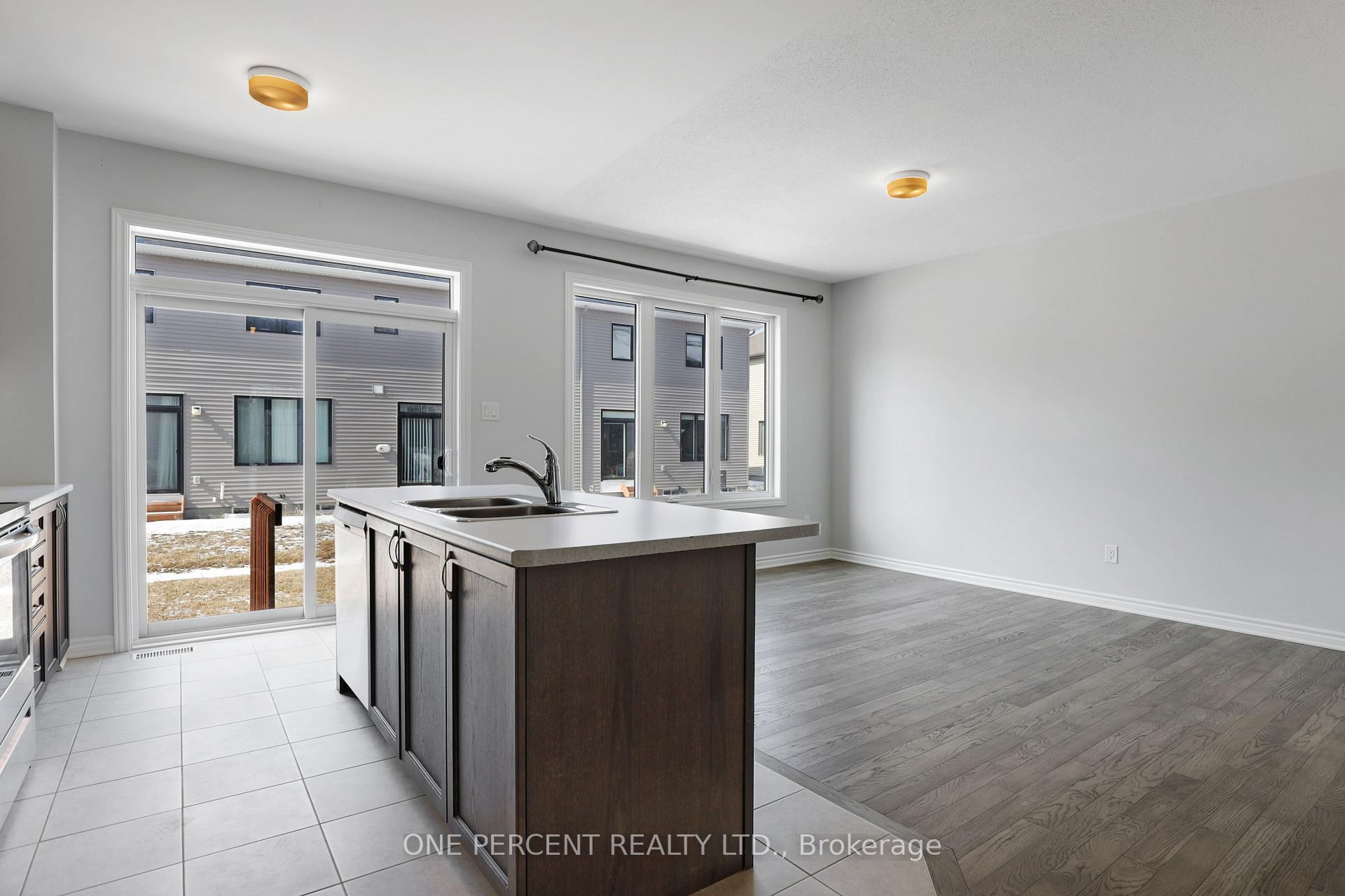 Photo 10 of 733 Megrez Way, Ottawa, Barrhaven - Half Moon Bay — HOMEH