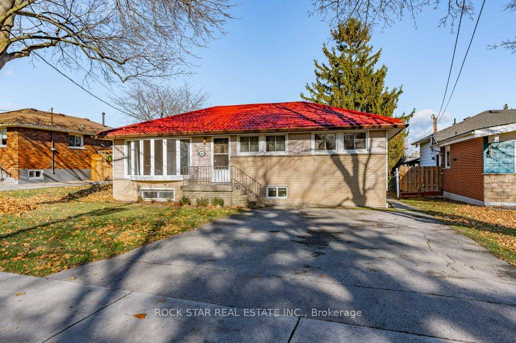 Photo 1 of 149 Victor Boulevard, Hamilton, Greeningdon — HOMEH