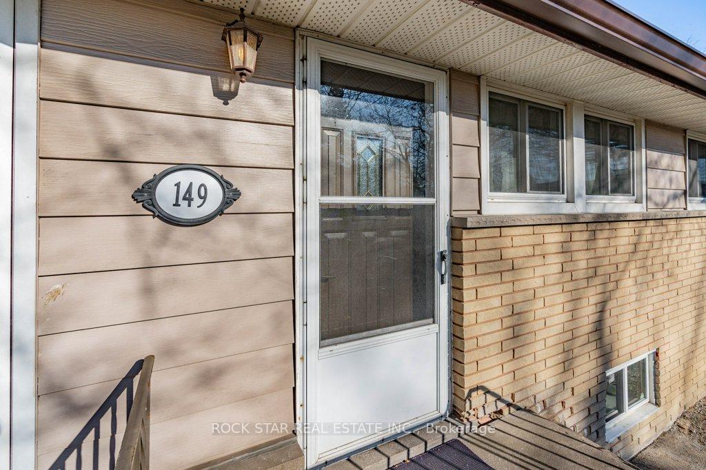Photo 2 of 149 Victor Boulevard, Hamilton, Greeningdon — HOMEH
