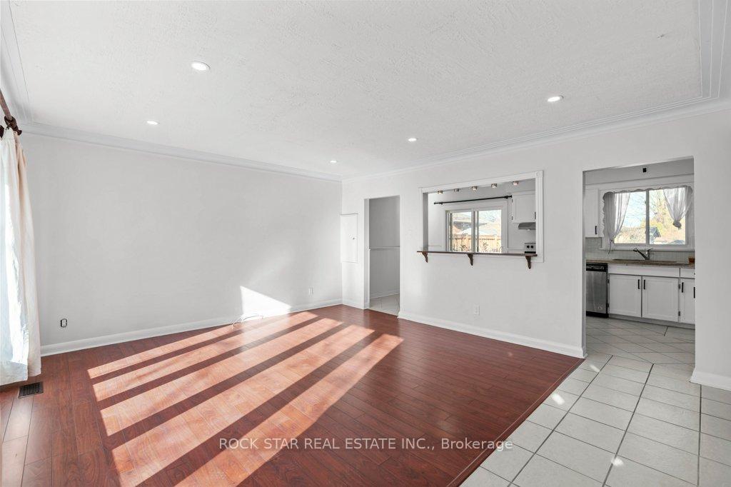 Photo 4 of 149 Victor Boulevard, Hamilton, Greeningdon — HOMEH