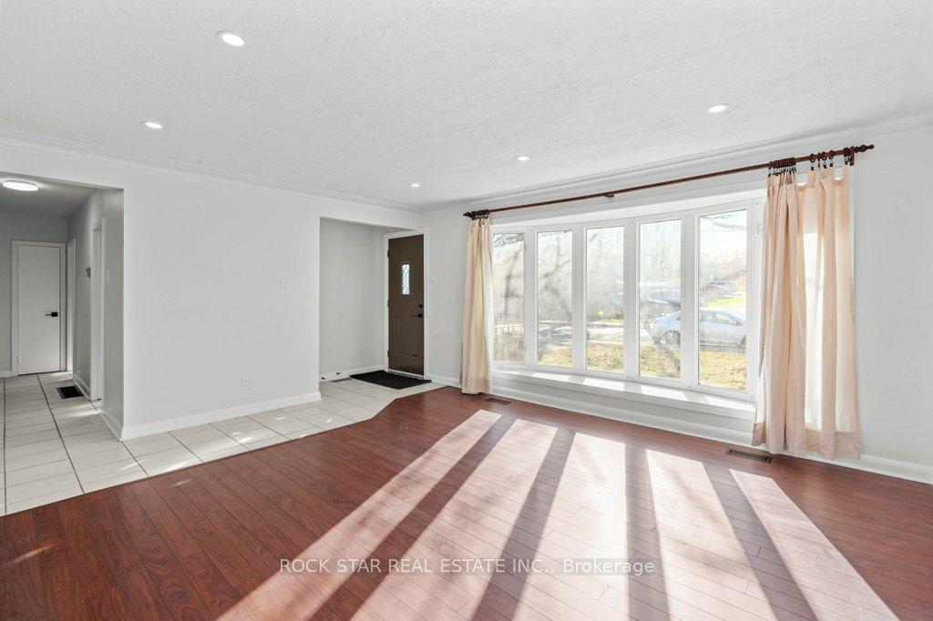 Photo 6 of 149 Victor Boulevard, Hamilton, Greeningdon — HOMEH