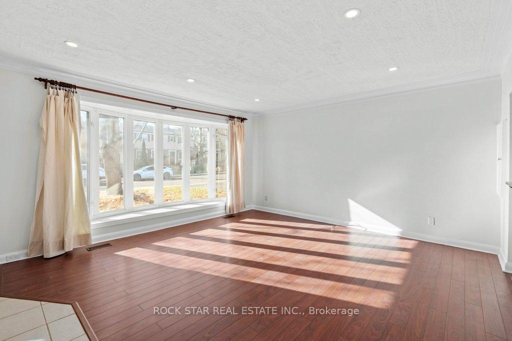 Photo 7 of 149 Victor Boulevard, Hamilton, Greeningdon — HOMEH