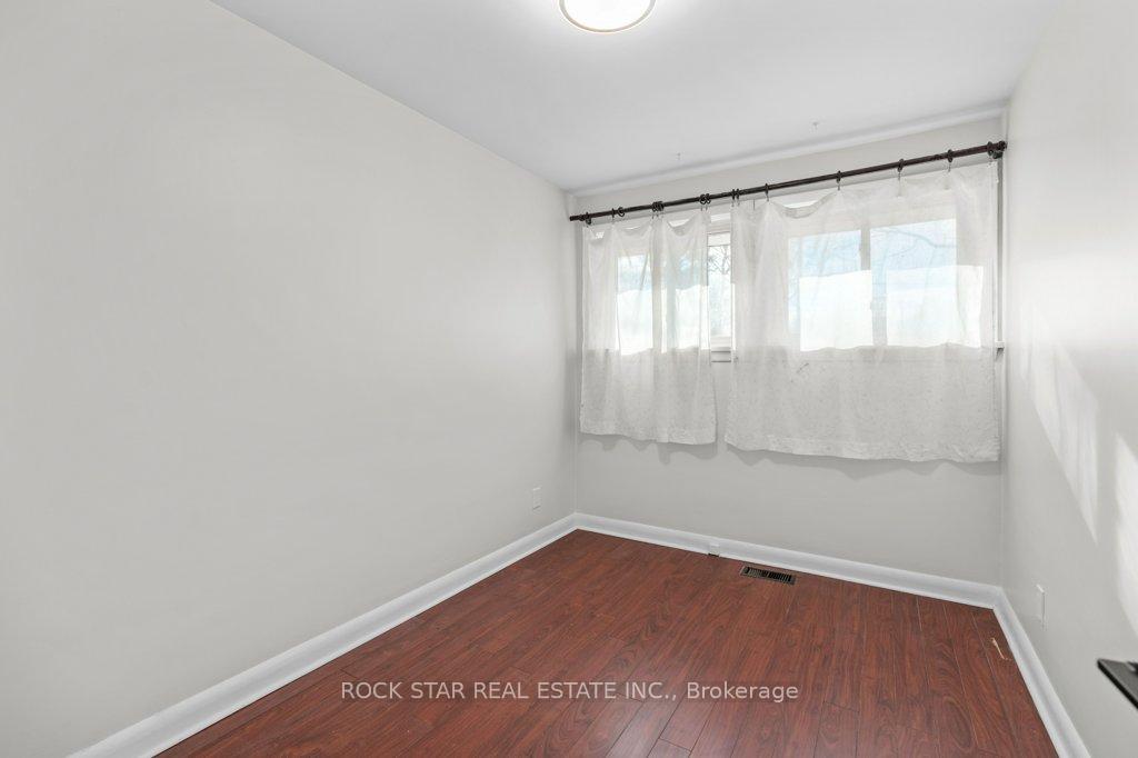 Photo 15 of 149 Victor Boulevard, Hamilton, Greeningdon — HOMEH