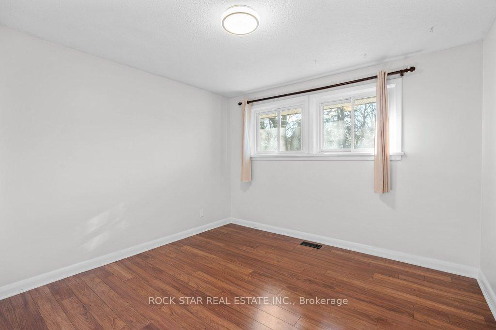 Photo 17 of 149 Victor Boulevard, Hamilton, Greeningdon — HOMEH