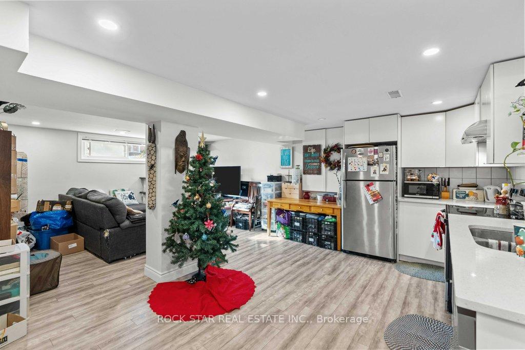 Photo 25 of 149 Victor Boulevard, Hamilton, Greeningdon — HOMEH