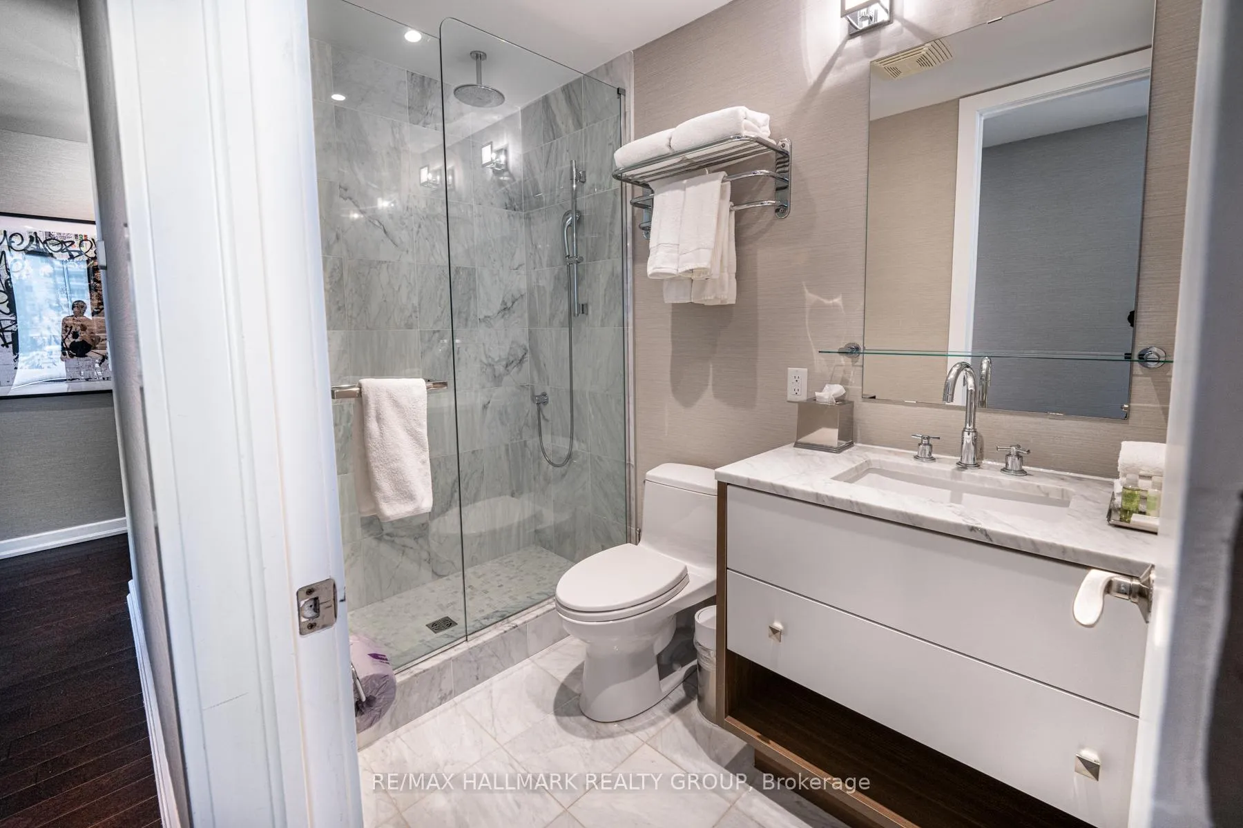 Photo 10 of Unit 203, 300 Lisgar Street, Ottawa, Ottawa Centre — HOMEH