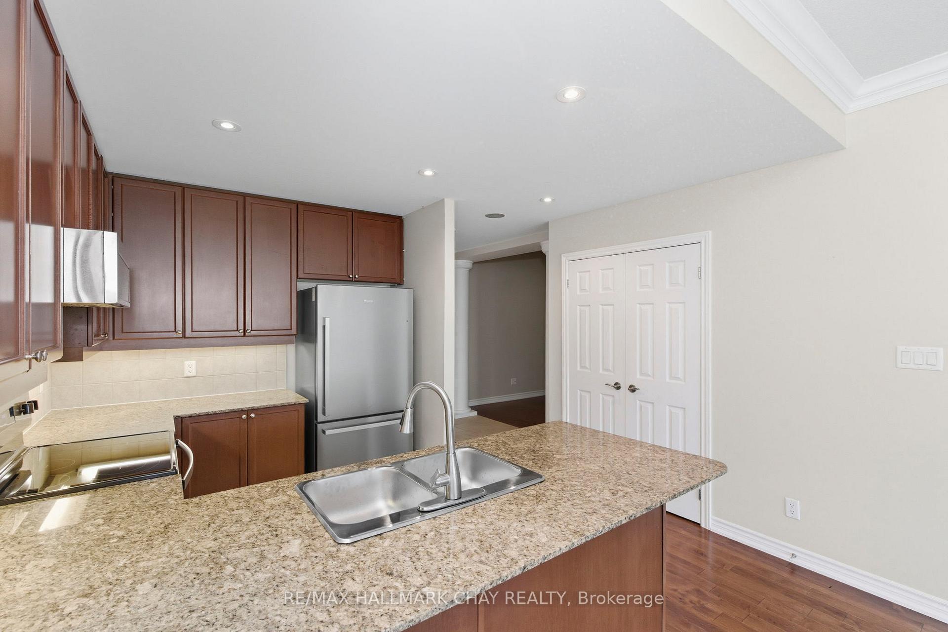 Photo 12 of Unit 603, 33 Ellen Street, Barrie, City Centre — HOMEH