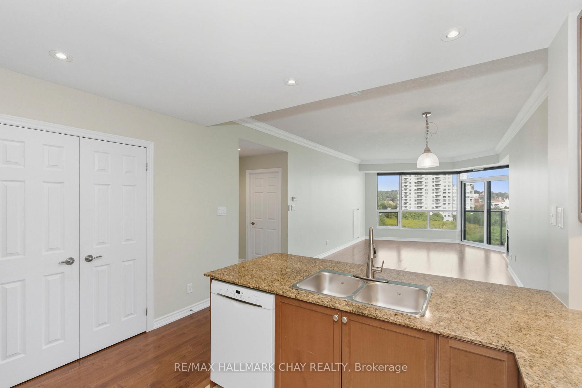 Photo 13 of Unit 603, 33 Ellen Street, Barrie, City Centre — HOMEH