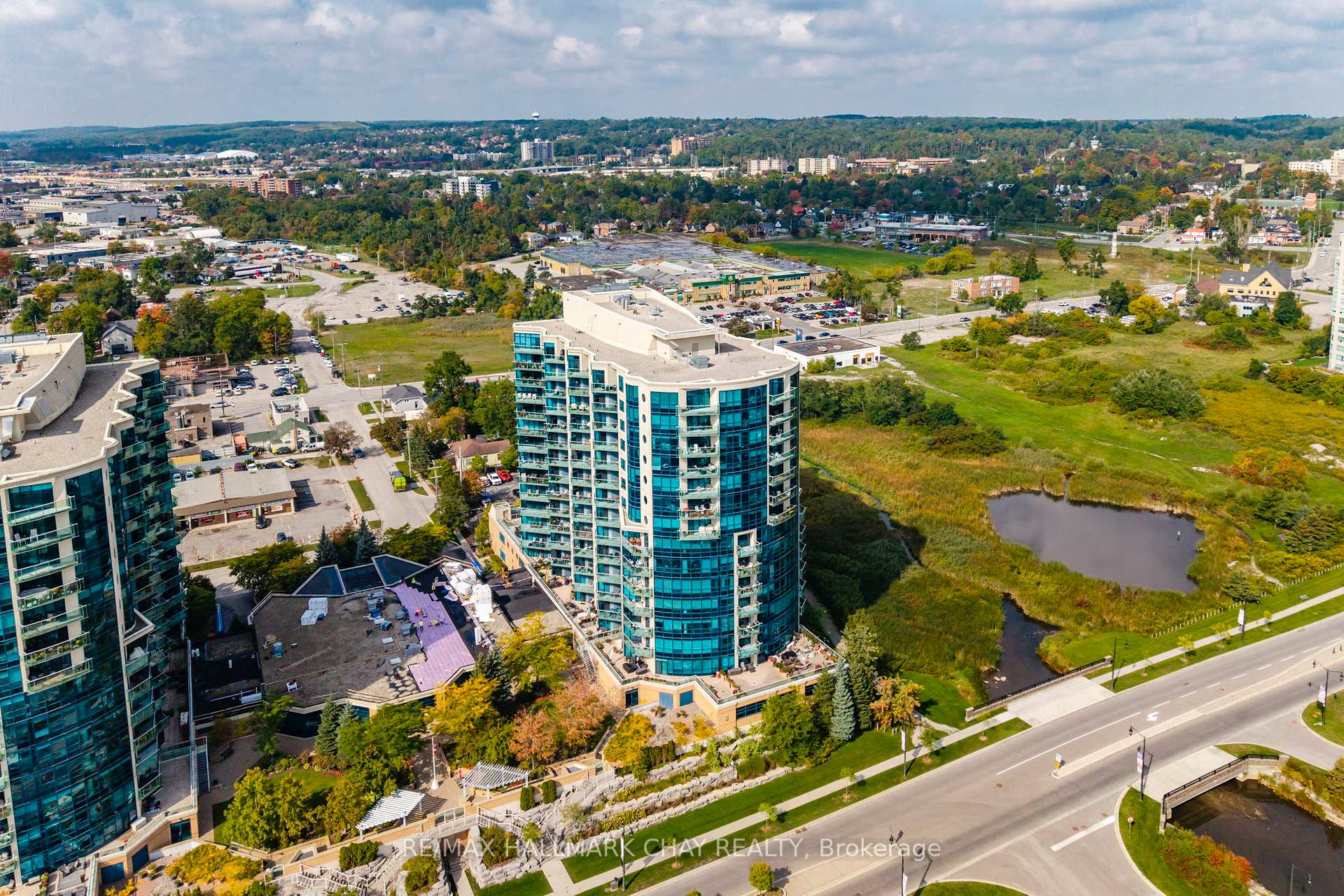 Photo 30 of Unit 603, 33 Ellen Street, Barrie, City Centre — HOMEH