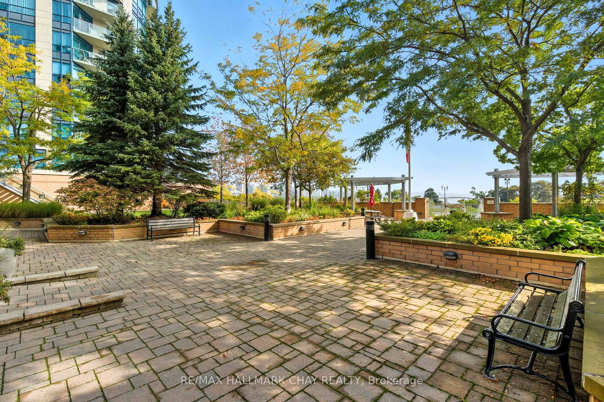 Photo 44 of Unit 603, 33 Ellen Street, Barrie, City Centre — HOMEH