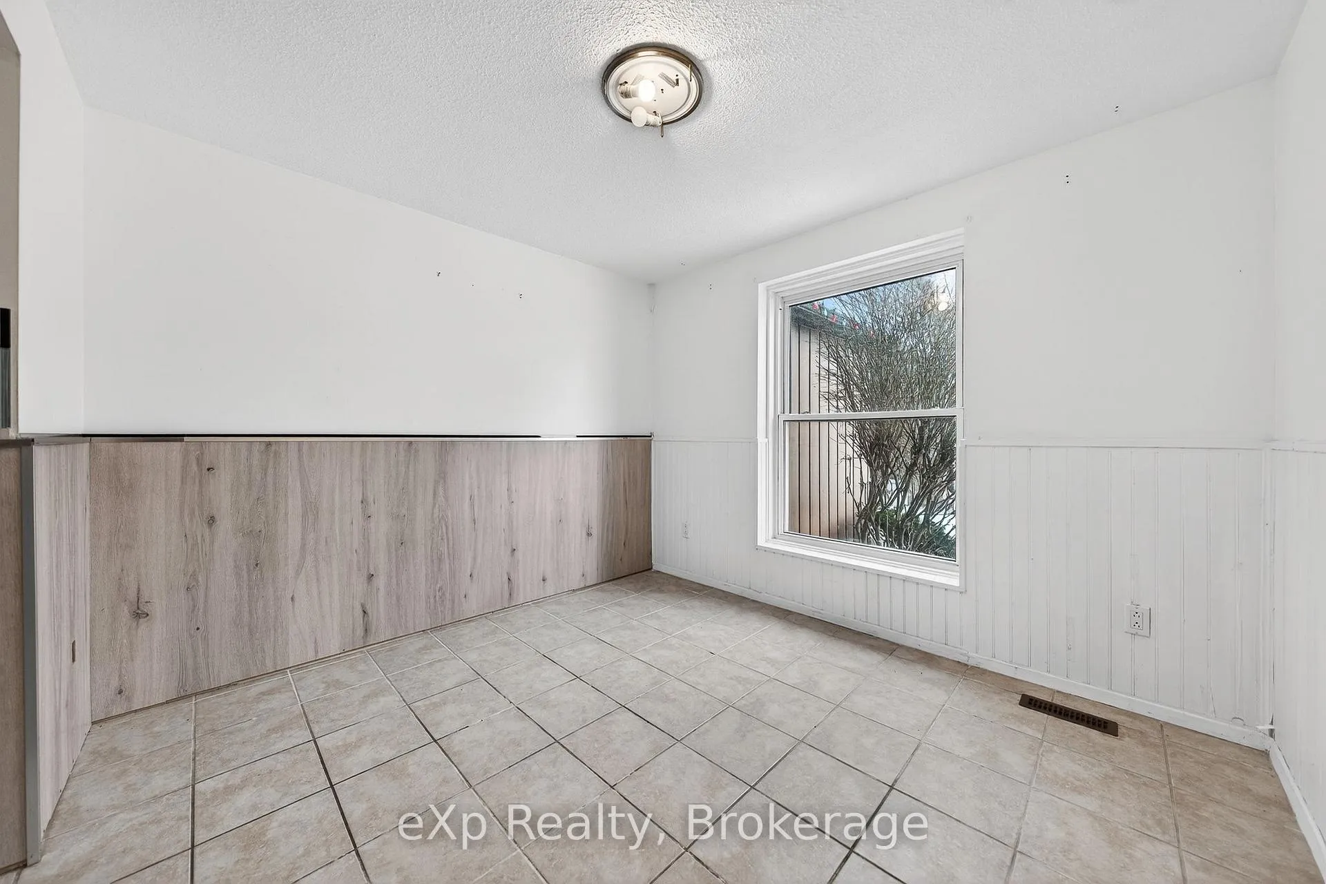 Photo 8 of Unit 66, 539 Willow Road, Guelph, Willow West/Sugarbush/West Acres — HOMEH
