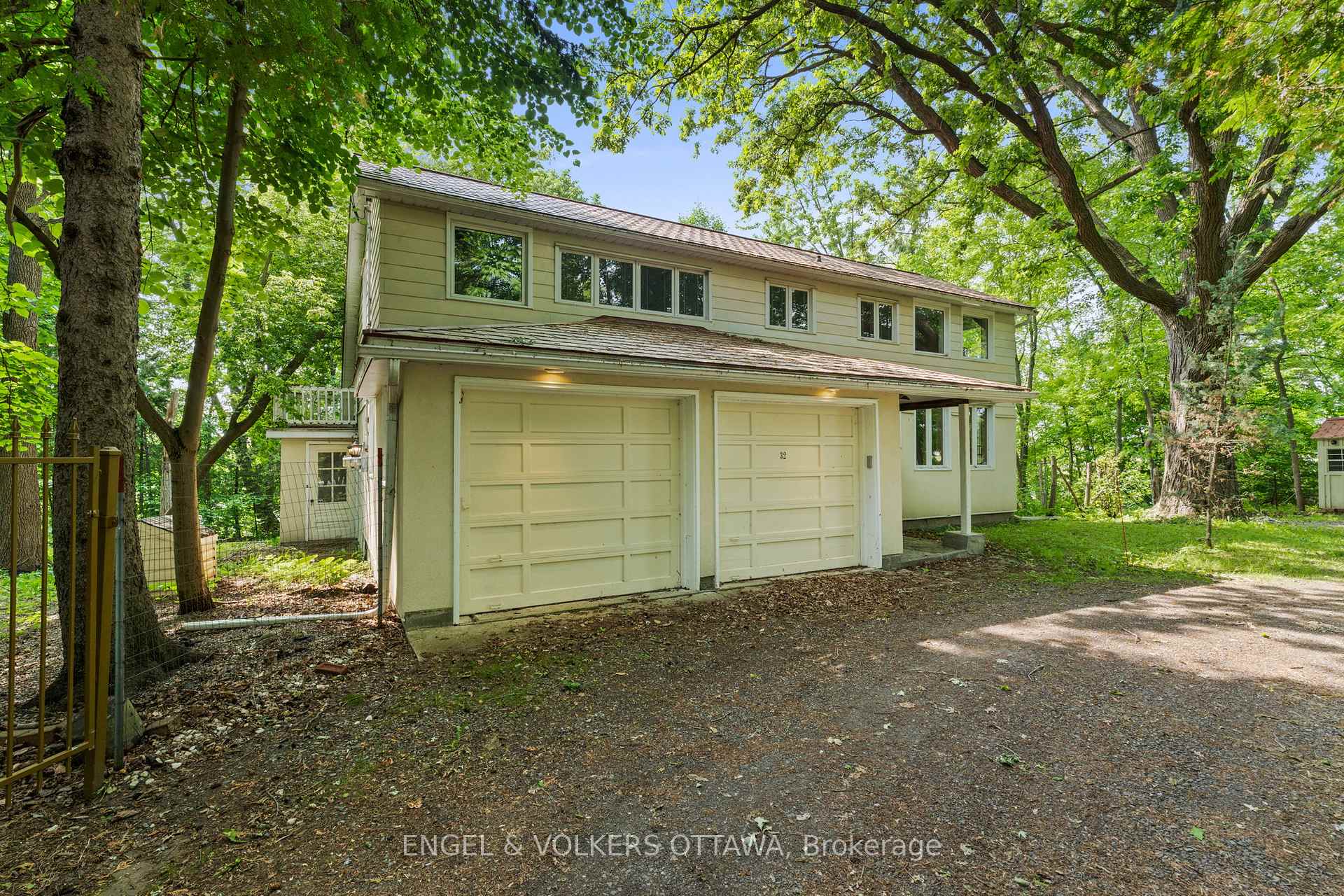 Photo 3 of 32 Ryeburn Drive, Ottawa, Riverside South/Gloucester Glen — HOMEH