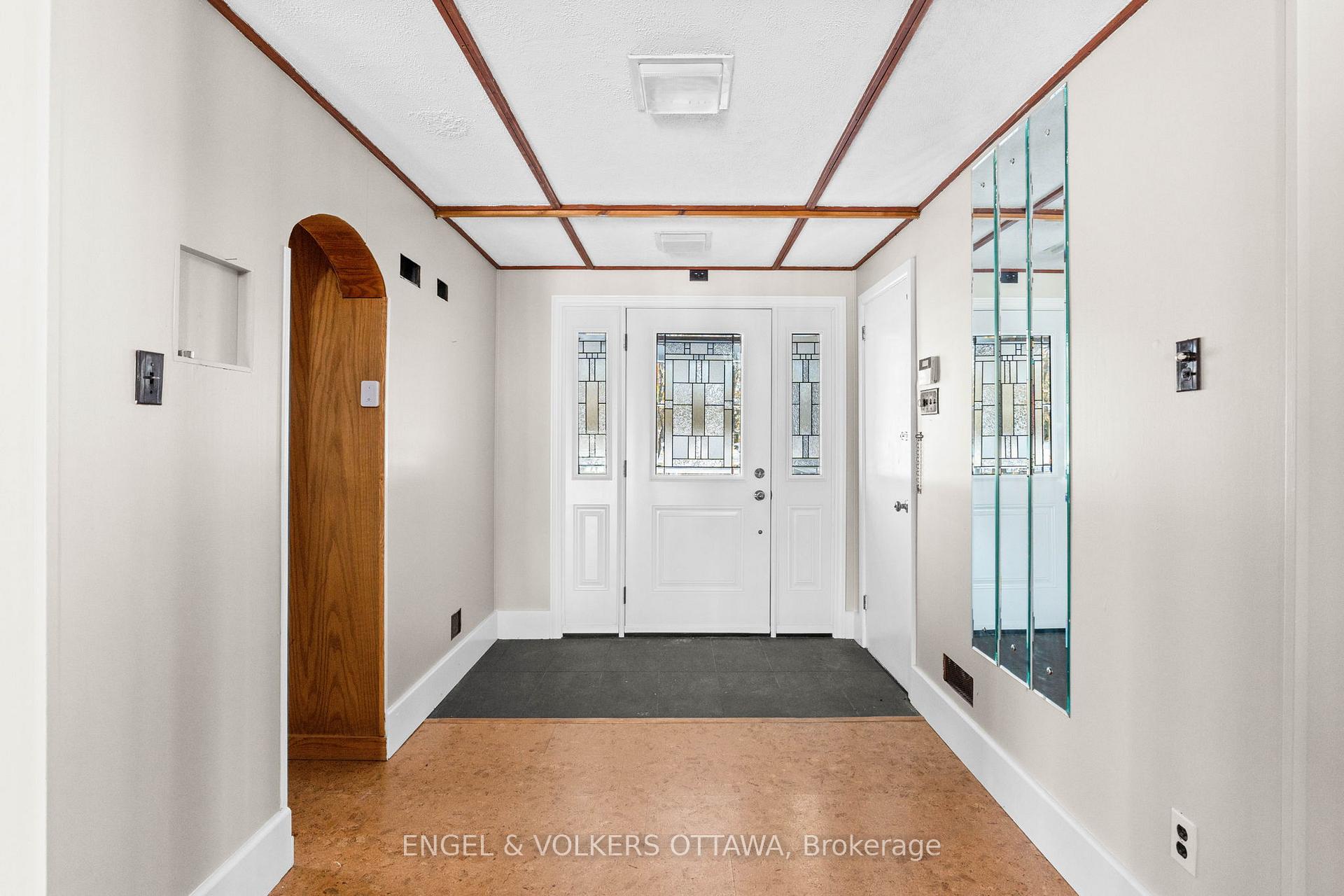 Photo 2 of 32 Ryeburn Drive, Ottawa, Riverside South/Gloucester Glen — HOMEH