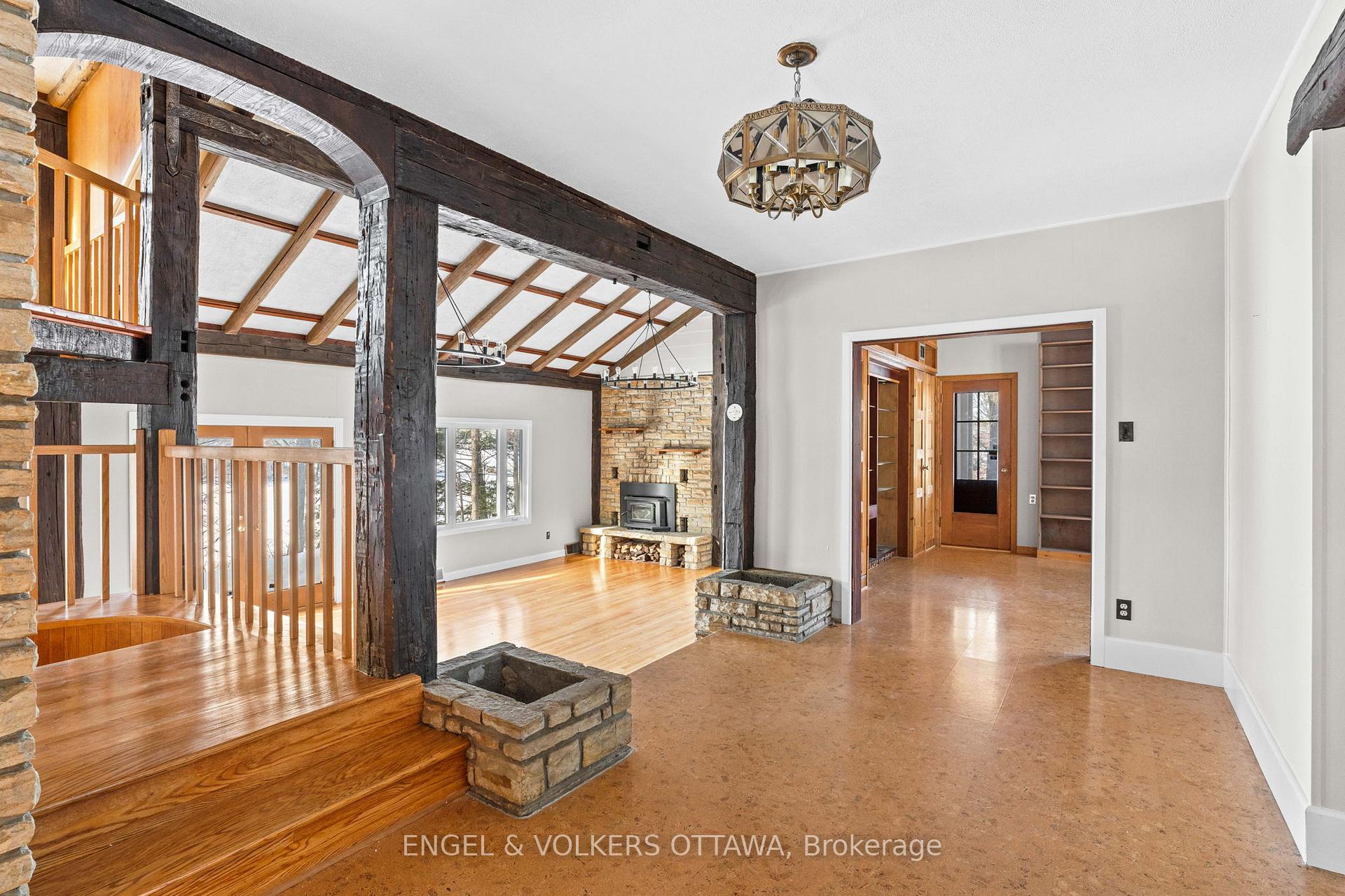 Photo 7 of 32 Ryeburn Drive, Ottawa, Riverside South/Gloucester Glen — HOMEH