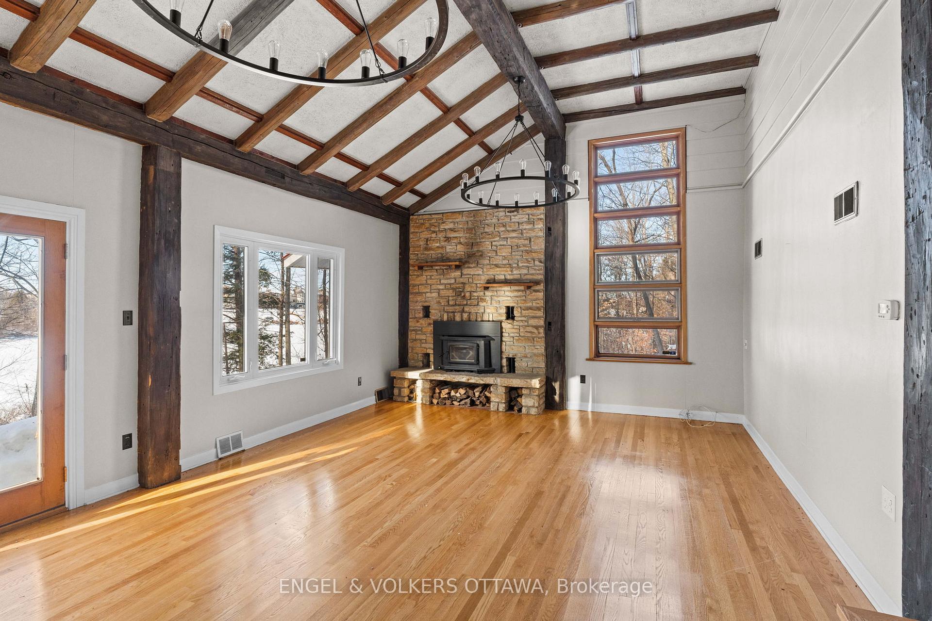 Photo 5 of 32 Ryeburn Drive, Ottawa, Riverside South/Gloucester Glen — HOMEH