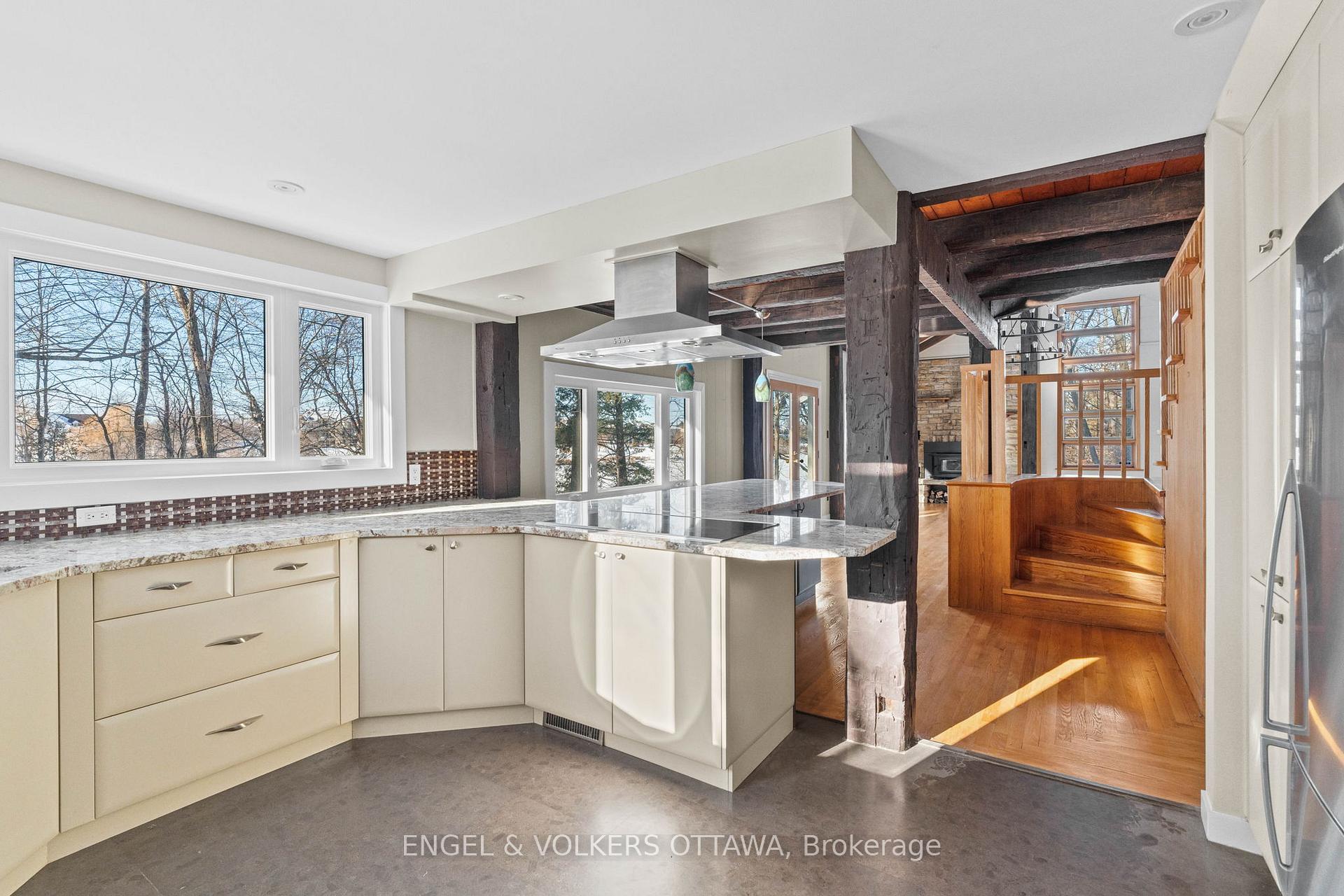 Photo 8 of 32 Ryeburn Drive, Ottawa, Riverside South/Gloucester Glen — HOMEH