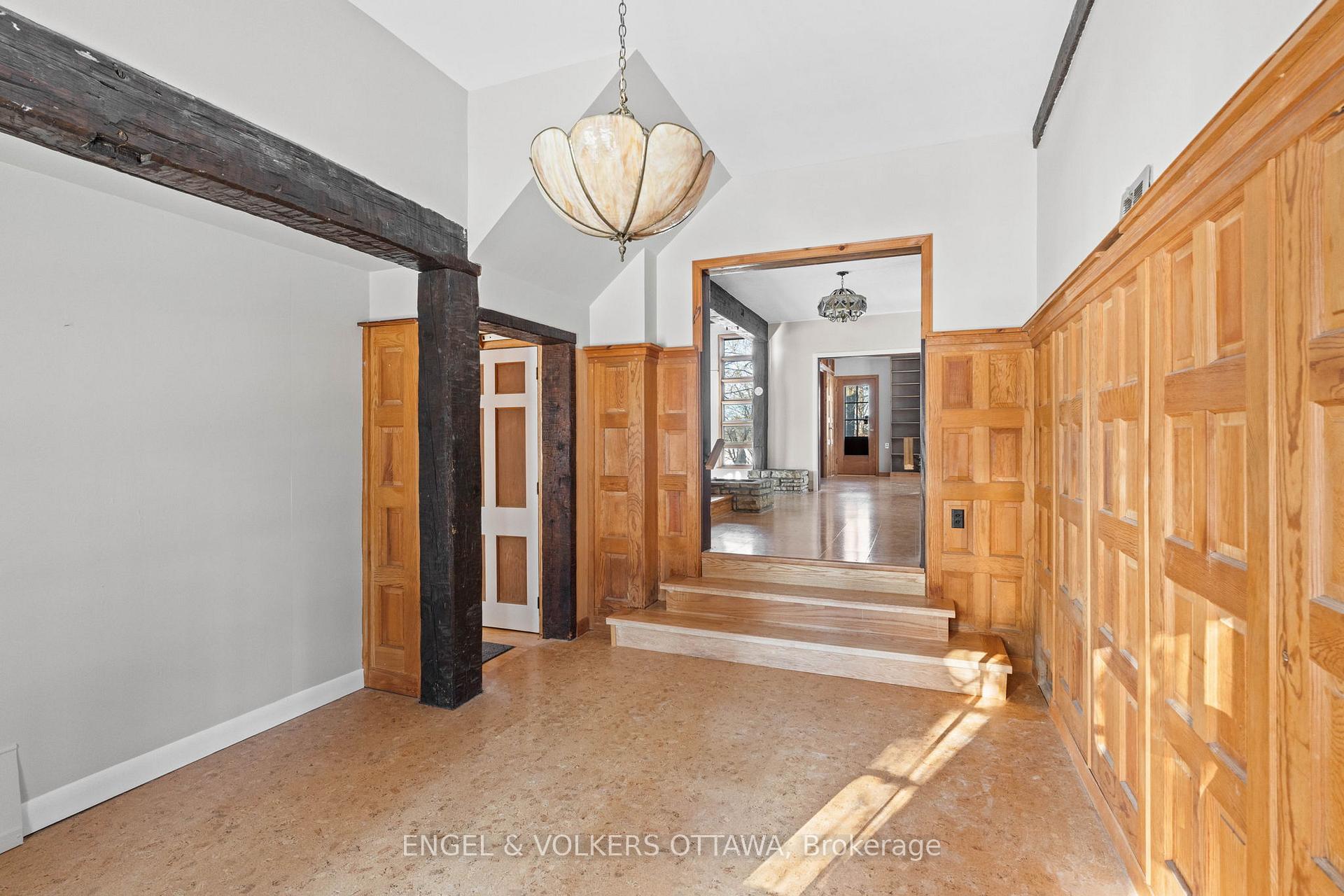 Photo 20 of 32 Ryeburn Drive, Ottawa, Riverside South/Gloucester Glen — HOMEH