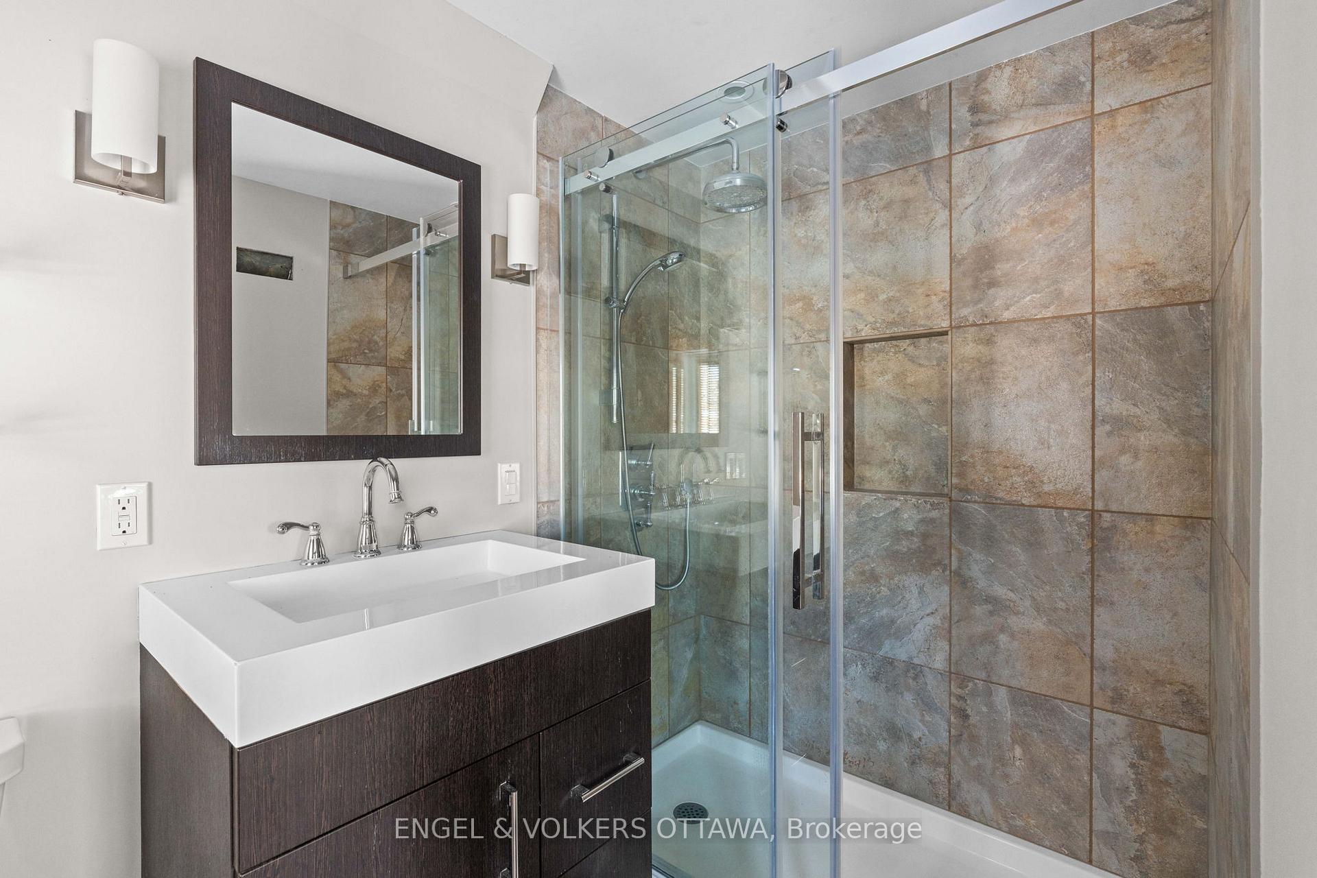 Photo 27 of 32 Ryeburn Drive, Ottawa, Riverside South/Gloucester Glen — HOMEH