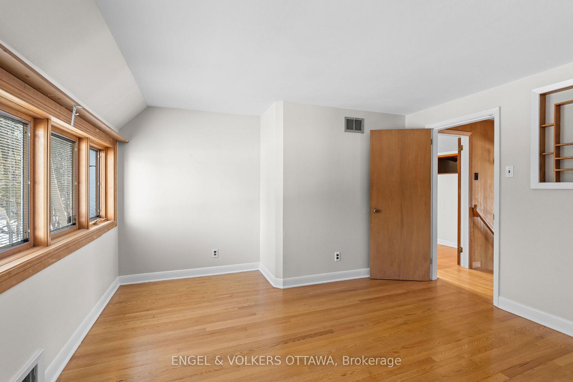 Photo 29 of 32 Ryeburn Drive, Ottawa, Riverside South/Gloucester Glen — HOMEH