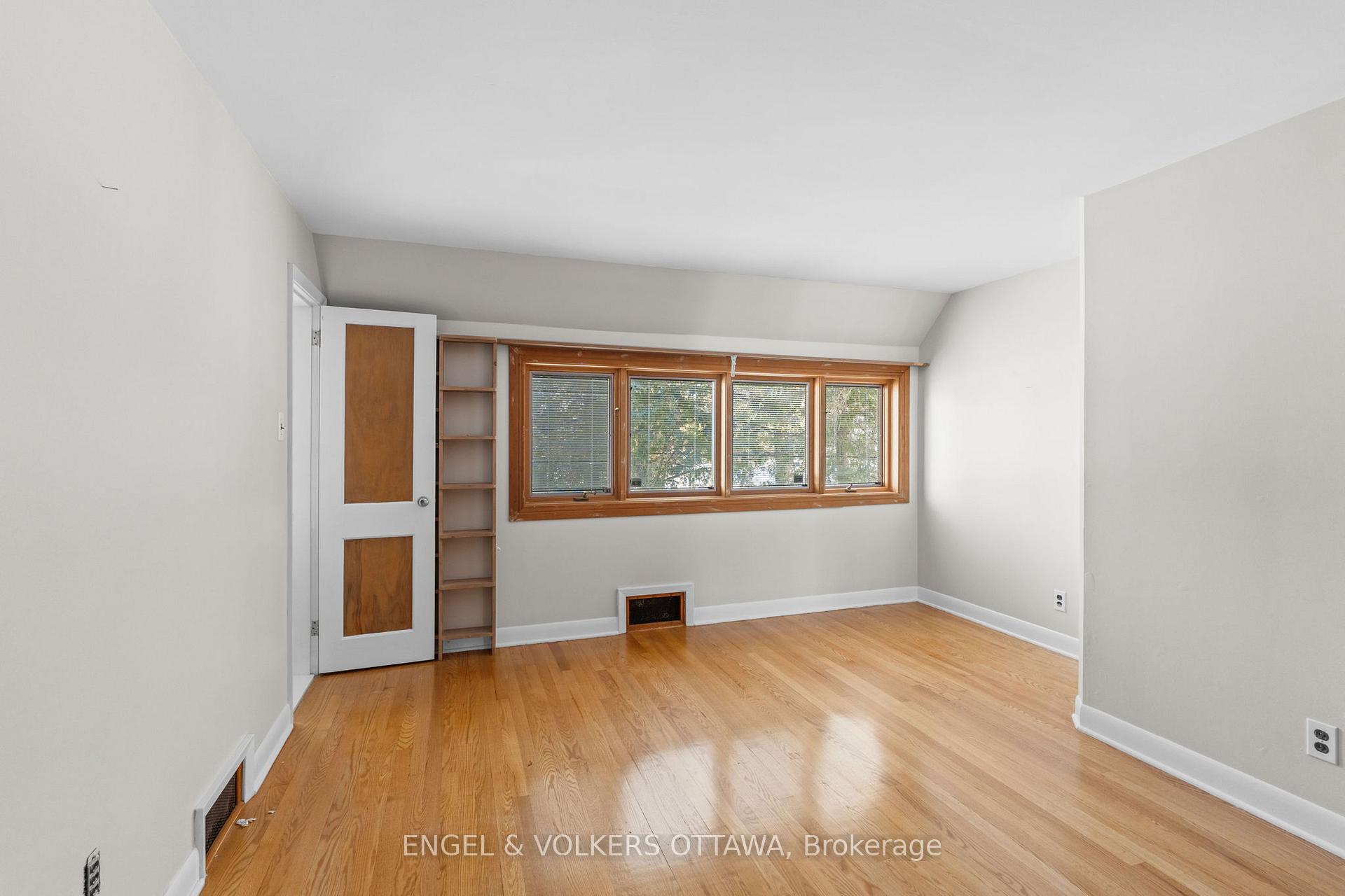 Photo 30 of 32 Ryeburn Drive, Ottawa, Riverside South/Gloucester Glen — HOMEH