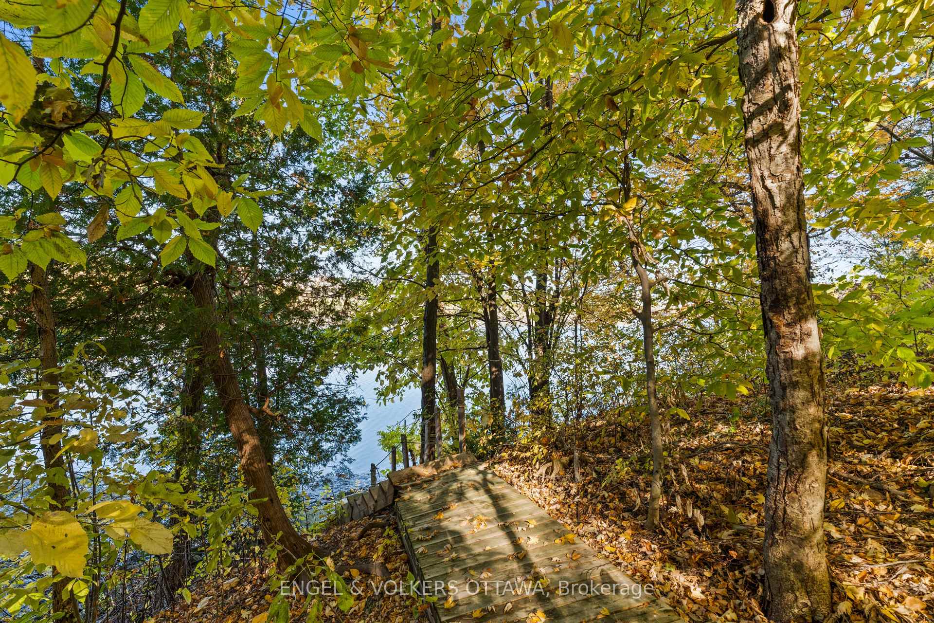 Photo 38 of 32 Ryeburn Drive, Ottawa, Riverside South/Gloucester Glen — HOMEH